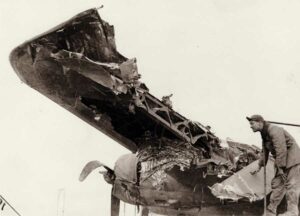 image of the B-17 Rusty Lode with major damage to the plane wings